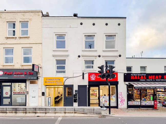 A brand new 2 bedroom apartment in E15 Main Photo