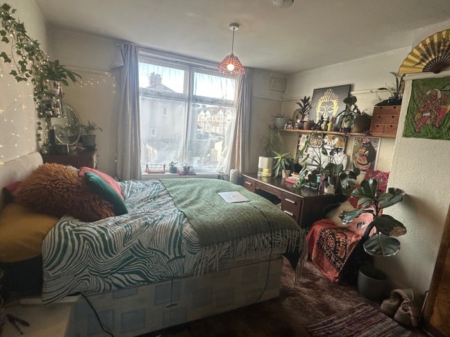 Spacious Double Room close to UWE  Main Photo