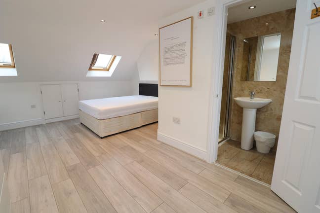 7 Min from Station 2 Rooms+Ensuite-SE7 Main Photo