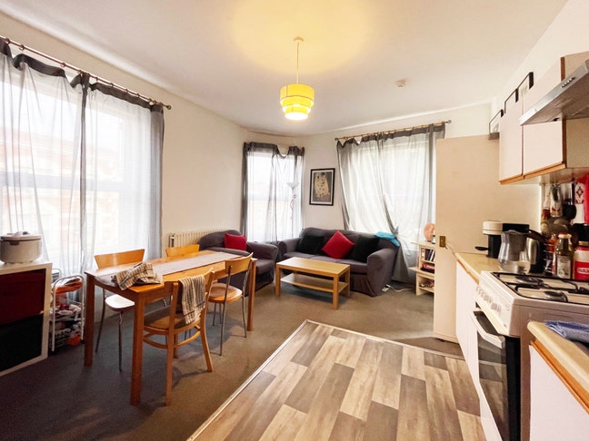 A massive 3 bedroom flat in Archway, N19 Main Photo