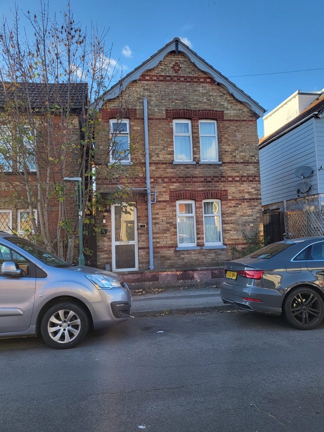 Lovely Double room, great location ,Best  🛜 + 🧹 Main Photo