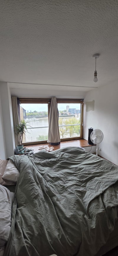 Bright and open space Main Photo