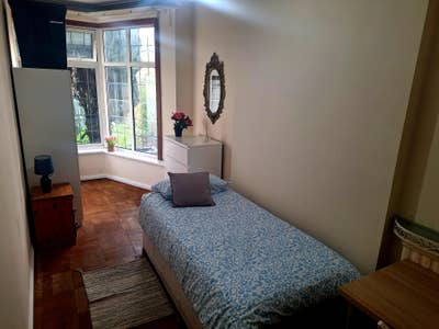 Spacious Single Room in a Big Villa  Main Photo