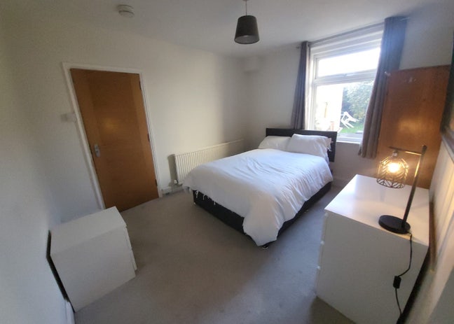 Lovely double bedroom great location fast WiFi Main Photo