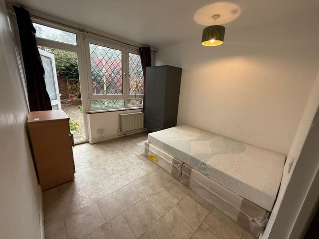 🏙️ Cozy Room for Rent – Devons Road / Mile End Main Photo