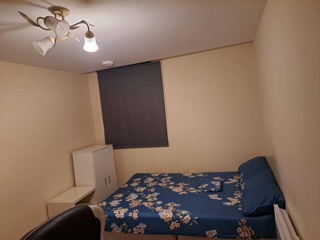 A Double Bedroom is Available in Stratford  Main Photo