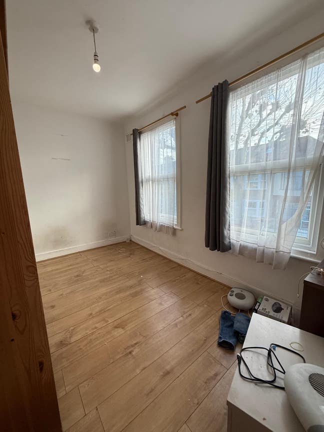 4 Bedr House to Let - E6 3JW - £3500 with bills Main Photo