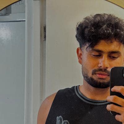 Professional Male seeks a single or double room Main Photo