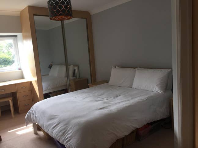 Large Double Room with Ensuite near Hospital Main Photo