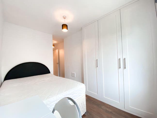 Massice Double Room Next to Wimbledon Station Main Photo