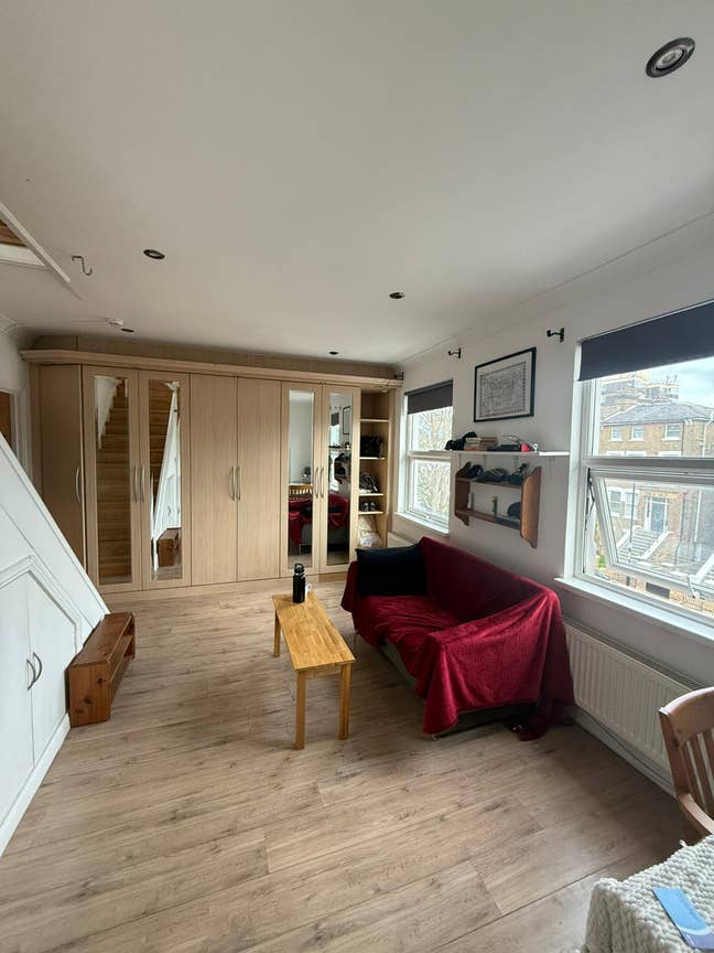 Two Floor Ensuite the Size of a One Bedroom Flat Main Photo