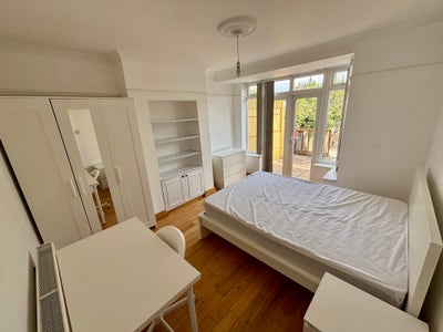 Stunning Double with a Private Garden Main Photo