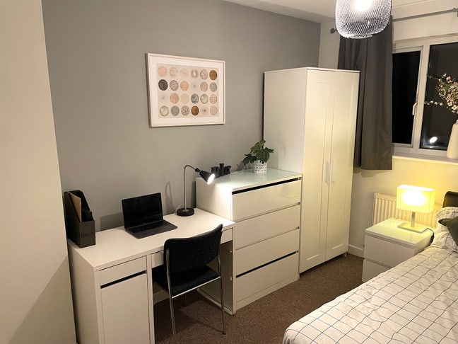 *Double En-Suite Room in Friendly House Share* Main Photo