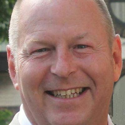 Professional Male seeks a single or double room Main Photo