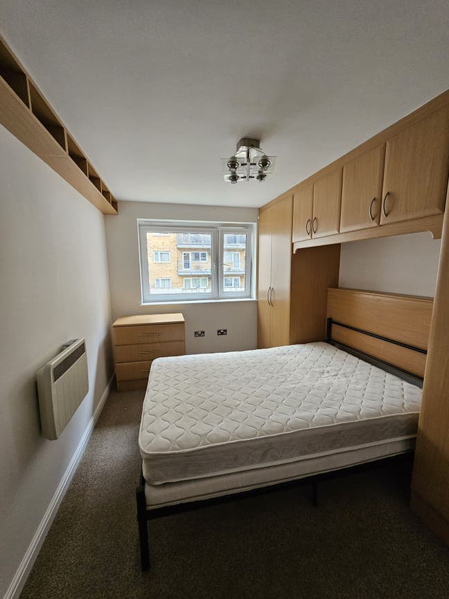 Double  ensuite bedroom in West Ealing High street Main Photo