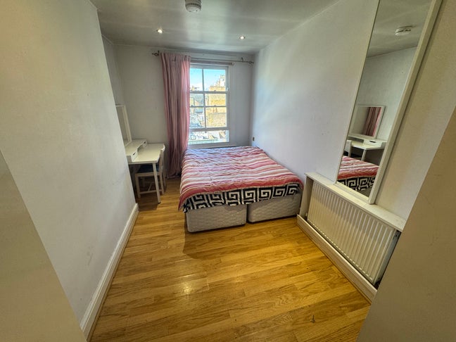 Large room available to rent in Notting Hill Main Photo