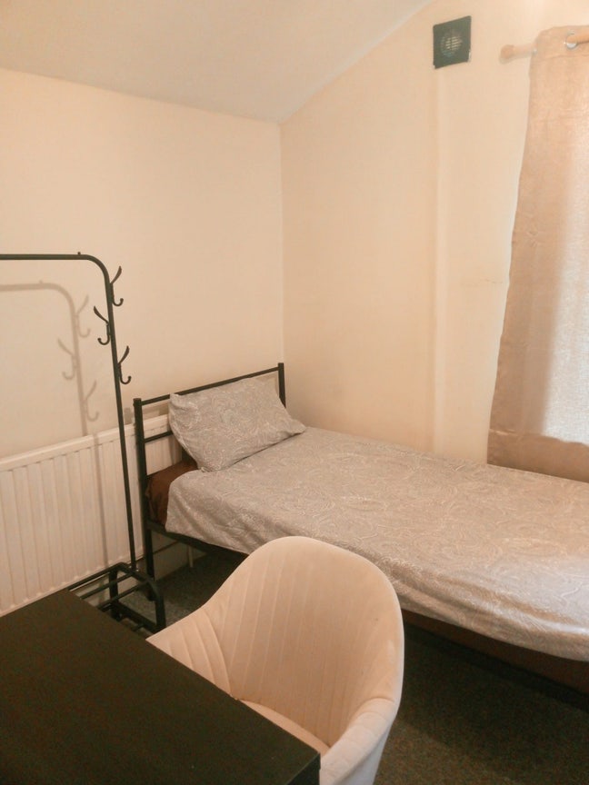 Single Room Available - £700 PCM  Main Photo