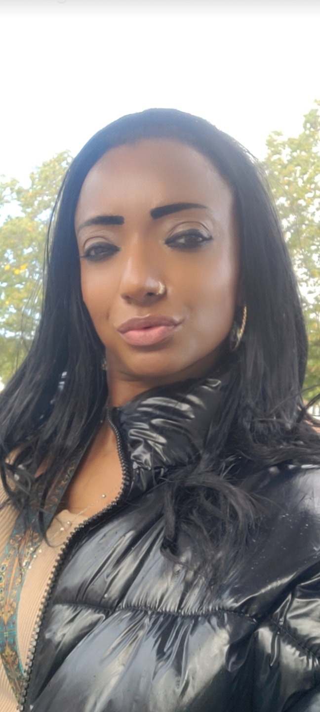 Couple seeks double room Main Photo