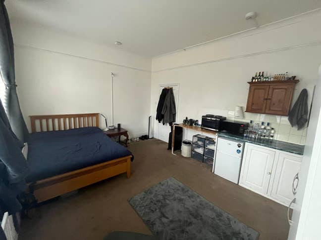 Double Bedsit, South Ealing, Free WiFi, Bills inc Main Photo