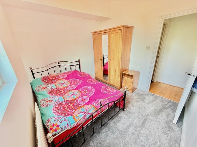 Double Room in Notting Hill Next to Train Station Main Photo