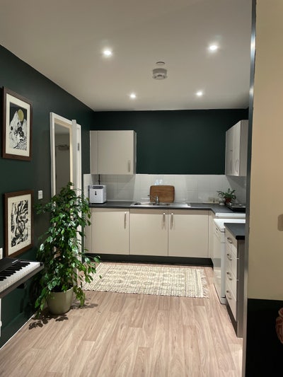 Bright Luxury Double Room in NW London Main Photo