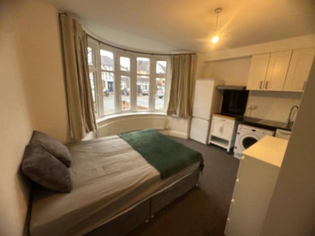 🏡 Studio Flat to Let in Northwich Park - 29/11 Main Photo