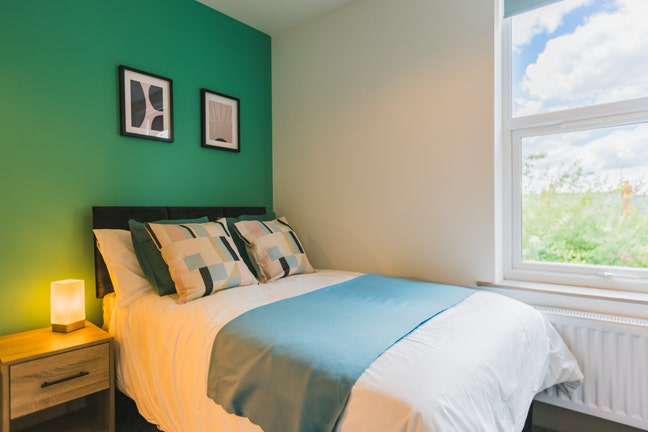 En-Suite Room in Beautiful Shared Home S6 Main Photo