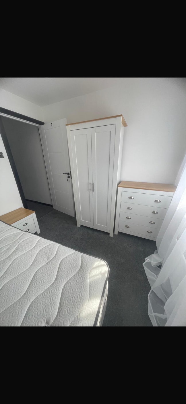 Modern single room  Main Photo