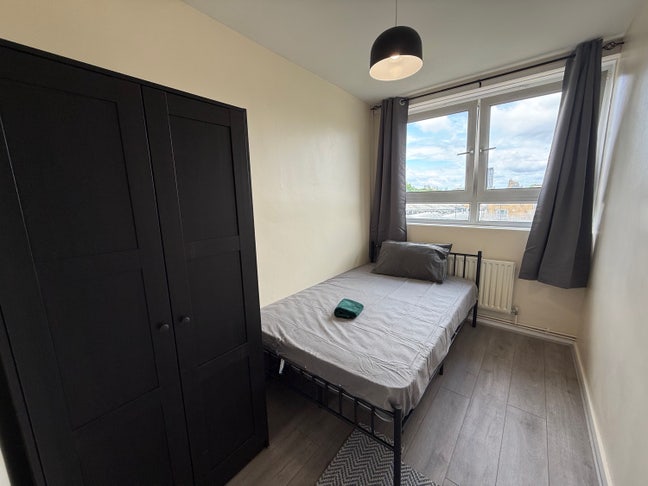 Small Double Room Close to All Saints - Avail Asap Main Photo