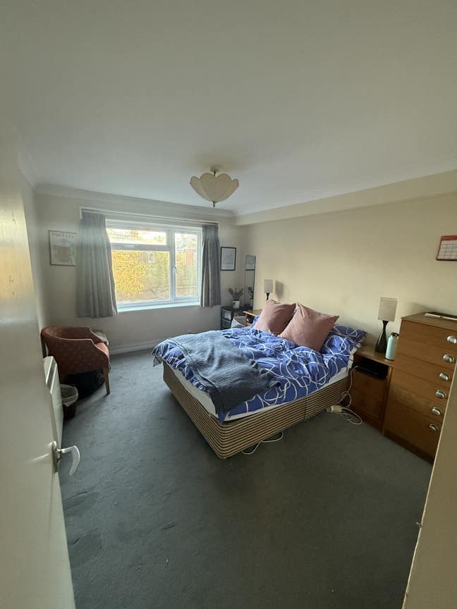 6 Month - Large Double Room Main Photo