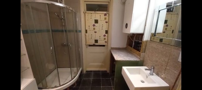 1/2 bed flat charlton SE7 Main Photo