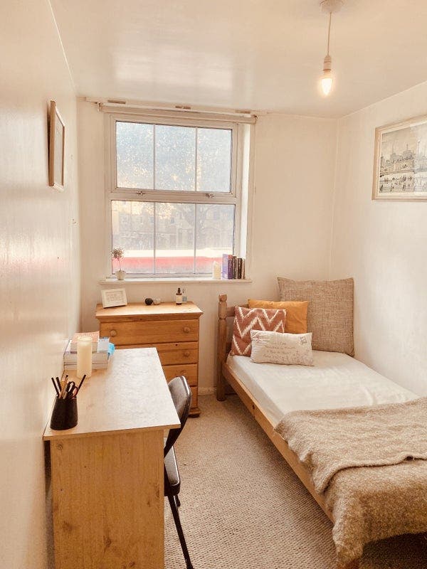 Single Room to Rent Main Photo