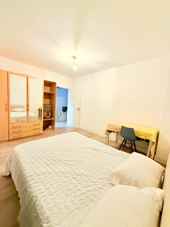  Rooms Available in E17 5HG | £600-£950 PCM Main Photo