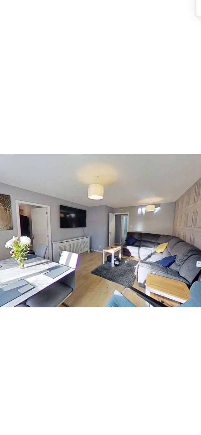 2 double bed room available for short stay Main Photo