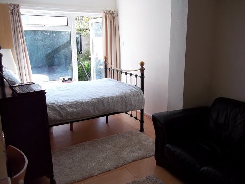 Large garden room near Mill Rd Main Photo