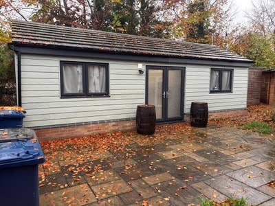 Self-Contained Modern Annexe Available Main Photo
