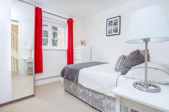 Modern Town House in Chiswick- Worcester Dr.  Main Photo