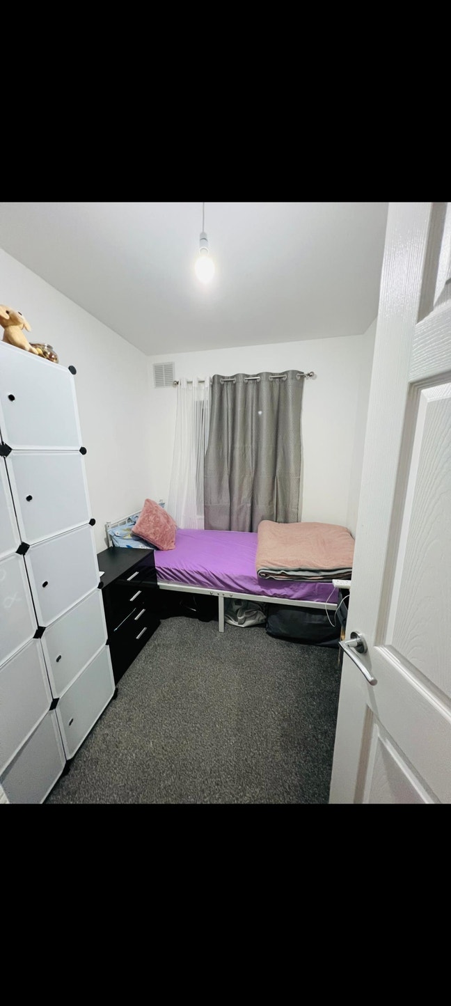 Single Room in Northwood Hill  Main Photo