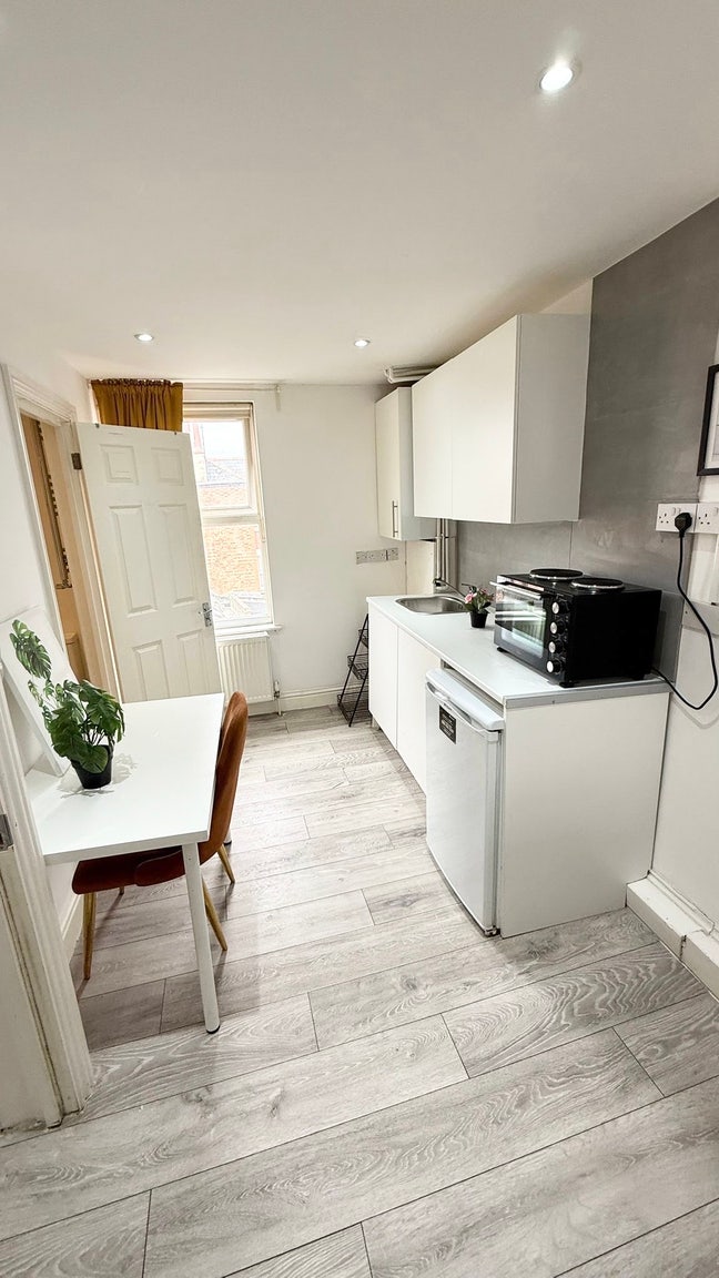 *Cozy Studio Flat in Kilburn/Cricklewood Area  Main Photo