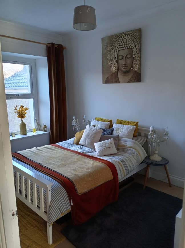 Room in quite relaxed house Main Photo