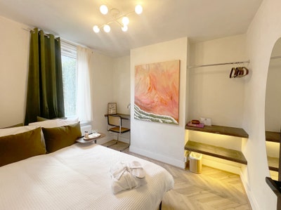 Boutique Double Room in Terrace Home Main Photo