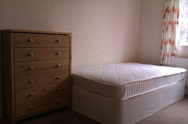 One double bedroom to let in Gilesgate Main Photo