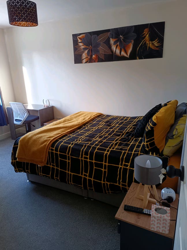 Zero deposit Dble rm 4k TV plus £50 off students*  Main Photo