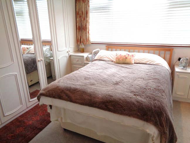 Modern 1 Bed Furnished House Near Ashford Station Main Photo