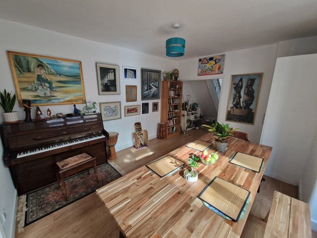 Double and Single in spacious home in Tottenham Main Photo