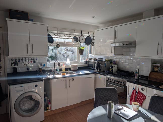 Bright sunny single room in Southfields Main Photo