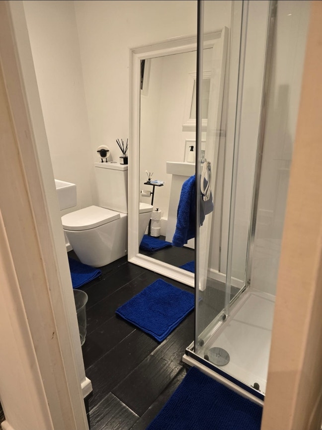 Self Contained Room Main Photo