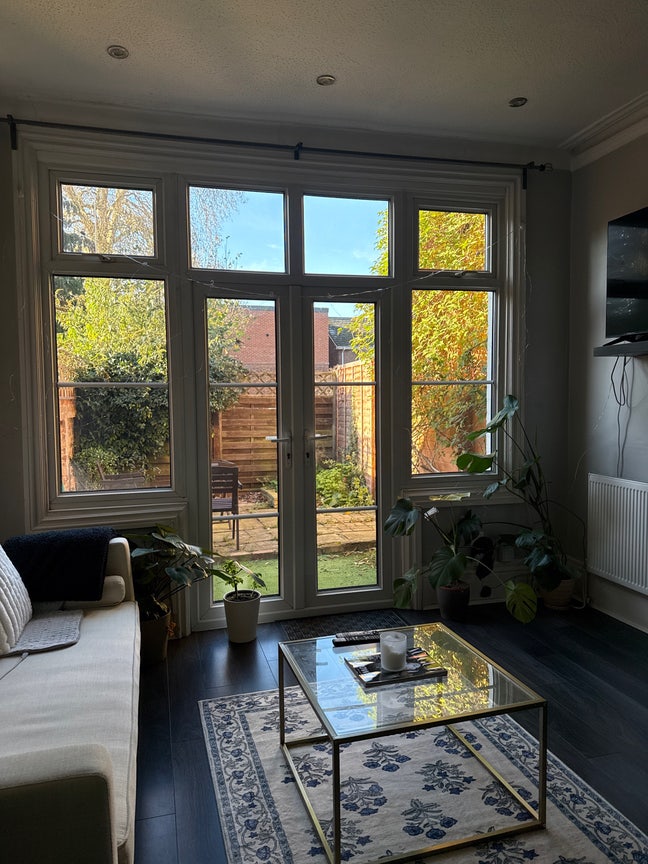 Bright Basement Double room - Window and Skylight  Main Photo