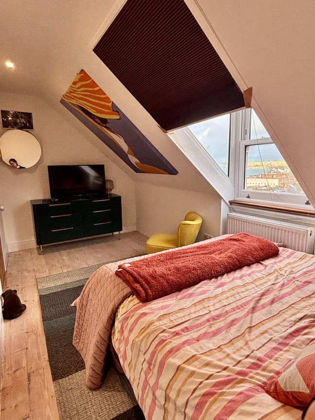 Spacious Double Room with Sea View – George St Main Photo