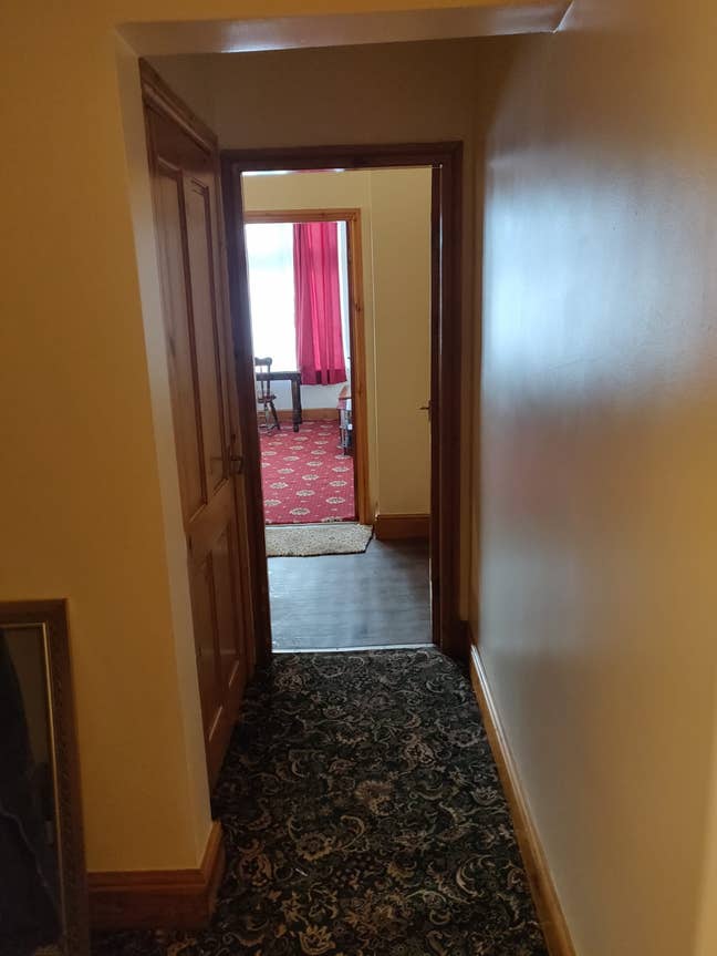 Shared Apartment Fully Furnished  Refurbished Main Photo